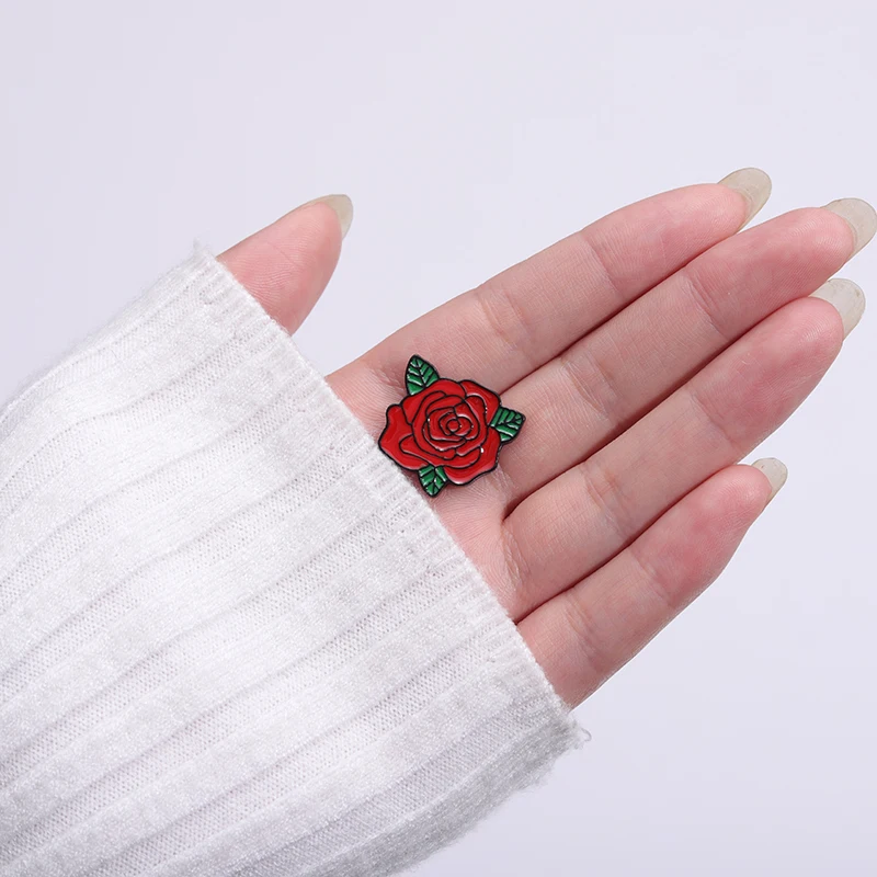 Rote Blumen Emaille Pins Benutzerdefinierte Rose Broschen Revers Abzeichen Floral Pflanze Schmuck Liebhaber Muttertagsgeschenk für Kinder Freunde – Detail 3
