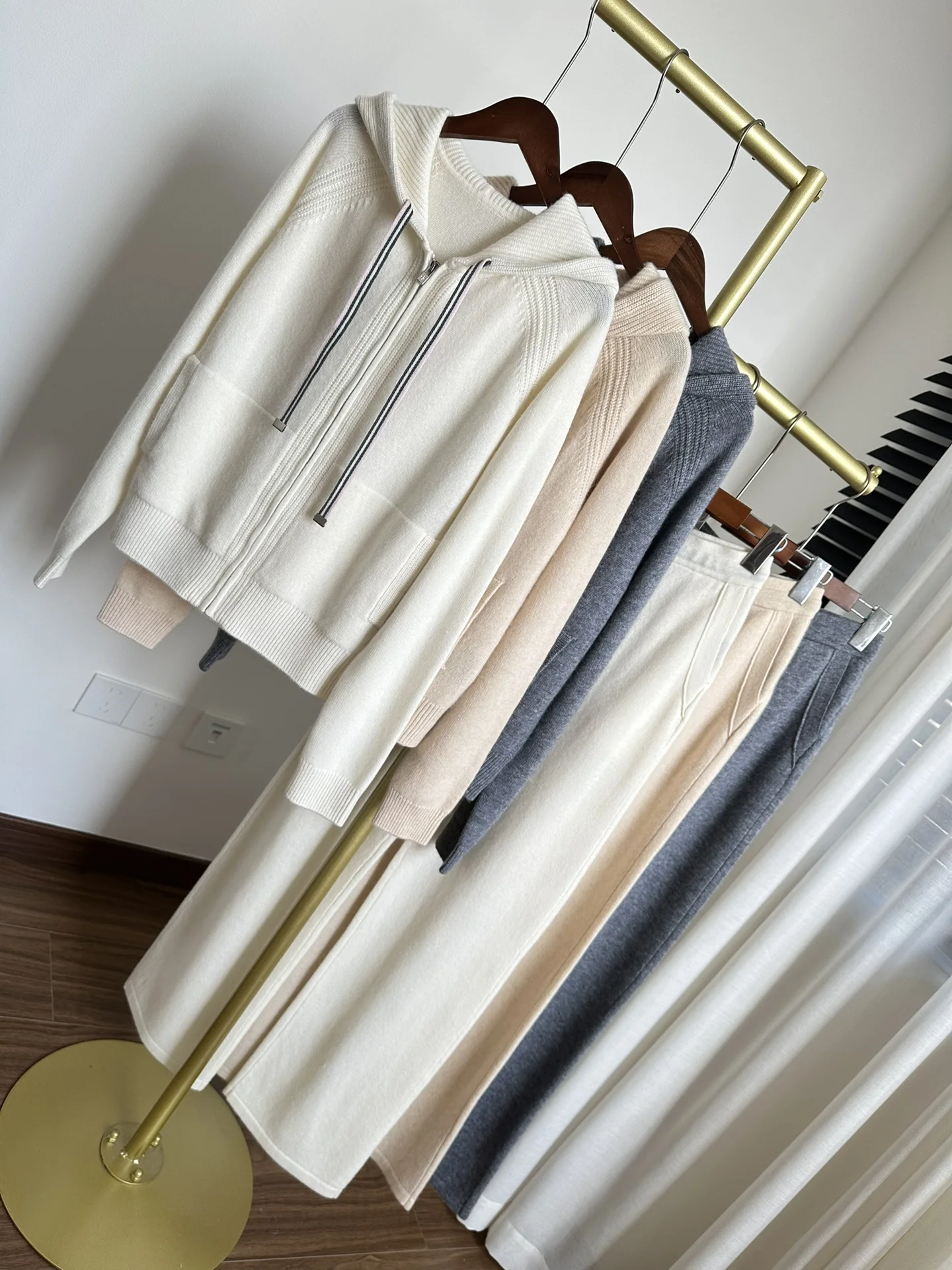 24 Autumn and Winter New Women's Cashmere Suit Hooded Zipper Top + High Waist Drawstring Leg Closing Pants Two Piece Set 6