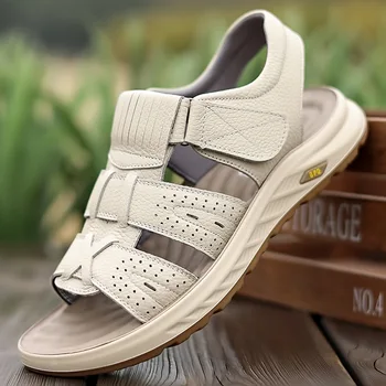 2025 Scarpe da spiaggia firmate nuove estive per uomo Sandali in pelle casual moda Sandali con plateau tinta unita maschile Uomo 1