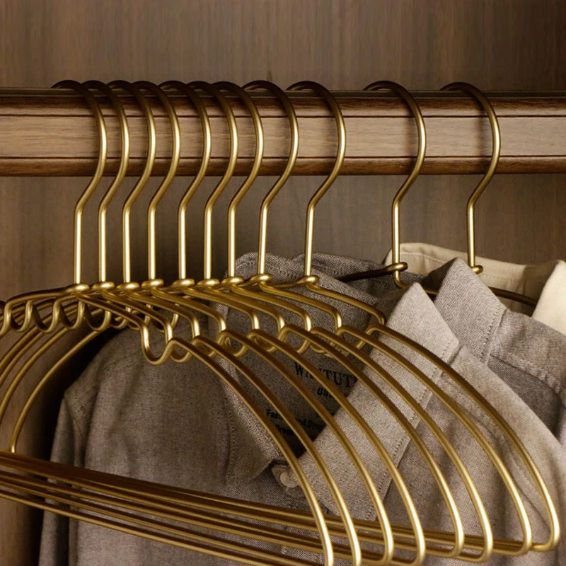 Kleerhangers, broekhangers 5-pack metalen hangers aluminiumlegering antislip verdikte winterjashangers huishoudelijke opberghangers (goud, 44,5 * 20,5 cm