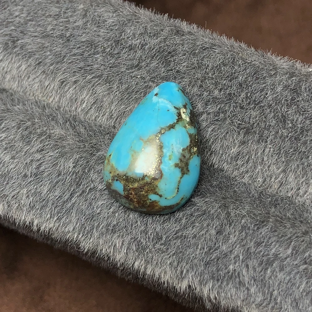 Natural turquoise, bare stone, droplet shaped natural pattern 1.5g