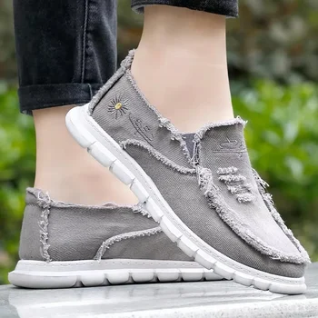 Unisex Casual Low-Top Loafers, Denim Washed With Daisy Embroidery, Soft Durable Fashion Canvas Shoes 2025 1