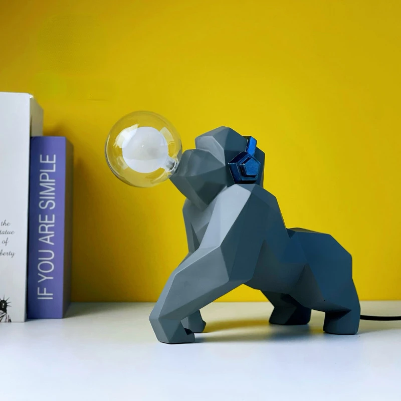 

Статуя животного King Kong с лампочкой, статуэтка Gorilla, статуэтка, настольная лампа, настольные украшения, офисное украшение для дома