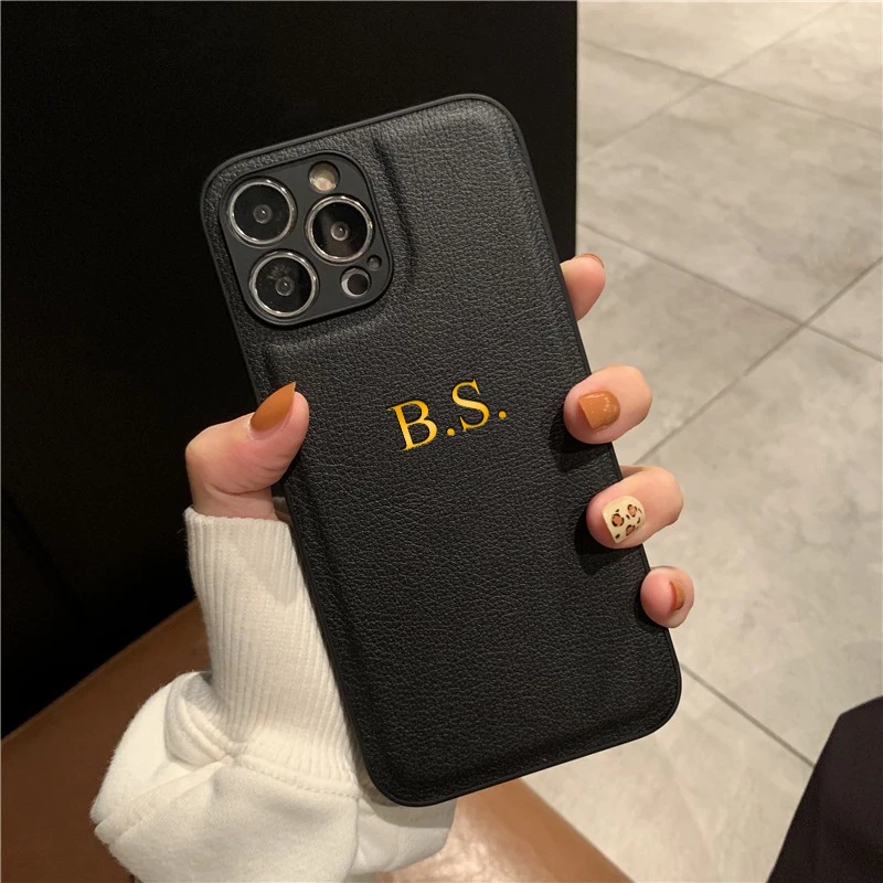 Personalisierte Handyhülle für iPhone 17, 16, 15, 14, 13, 12, 11 Pro Max Plus, 17 Air – Luxuriöses PU-Leder – Individuell gestaltete Initialen und Name_voghion.com
