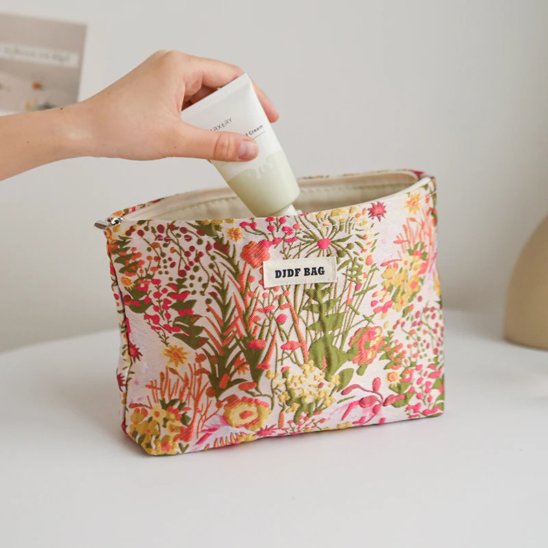 Women’s Large Capacity Green Cosmetic and Skincare Travel Bag