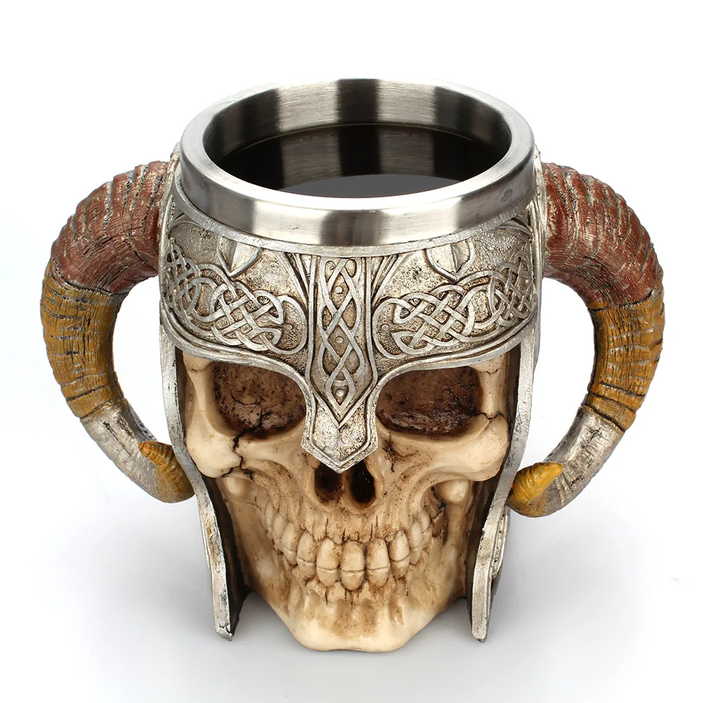 

600ML Creative Skull Knight Claw Resin Beer Mug Double Claw Stainless Steel Drinking Cup Office Water Cup Drinkware