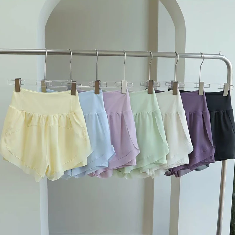 Damen-Yoga-Sportshorts, lockere Mesh-Fake-Zweiteiler, blendfrei, atmungsaktiv, lässig, zum Laufen, für Fitness – Detail 14