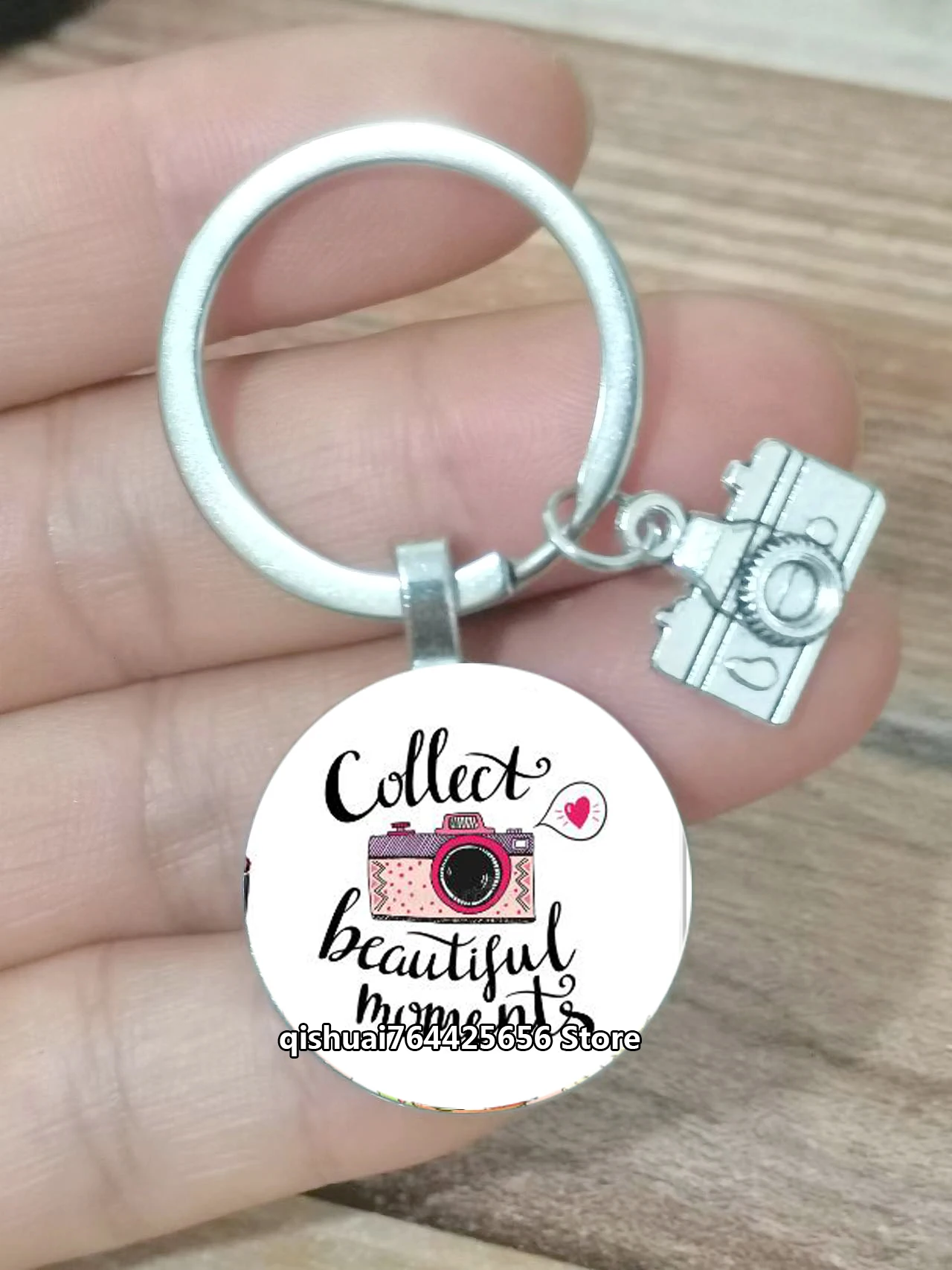 Photo Machine Keychain As A Gift For Photographers And Enthusiasts