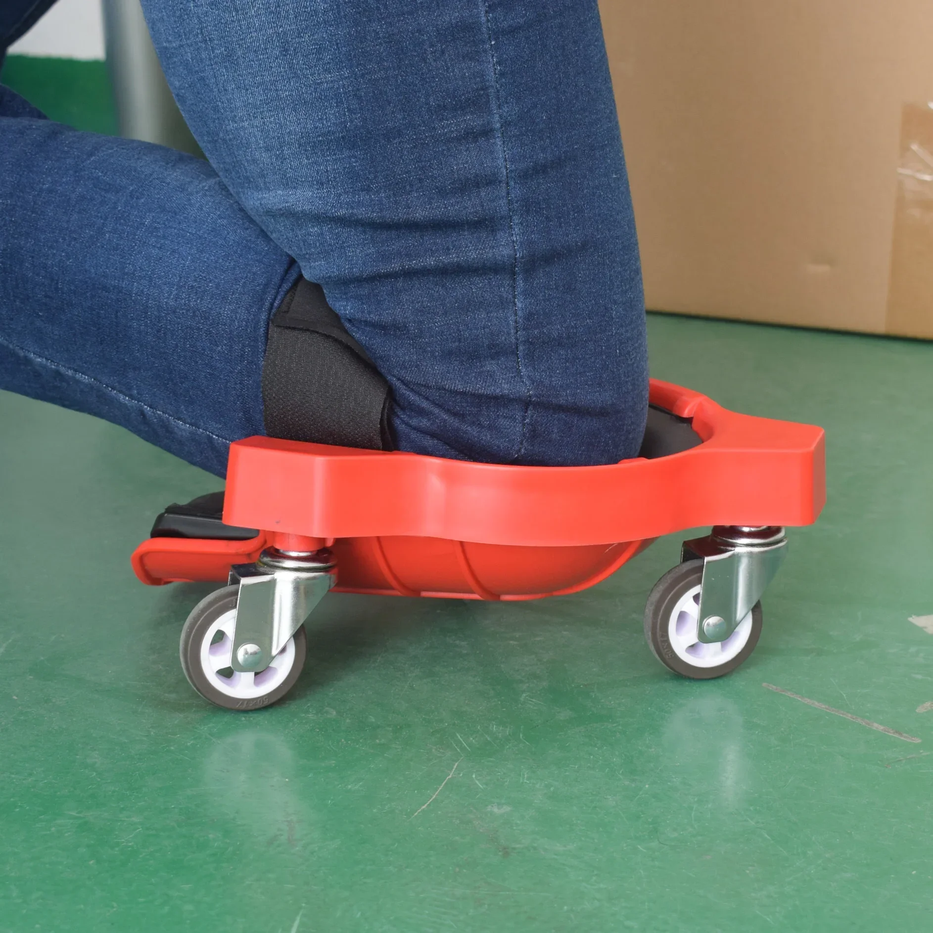 Knee Sliding Protection Pulley Kneeling Construction Cleaning Sliding Knee Floor Tiles Seam Universal Wheel Mobile Kneeling Pad