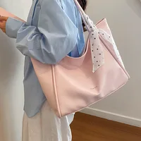 Nouveau sac fourre-tout de style coréen pour femme, couleur unie, grande capacité, en PU rétro, sac à bandoulière pour le quotidien, sac à main élégant et décontracté à porter sous le bras 2