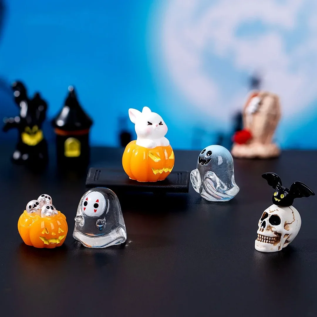 

2 Pcs Micro -landscape Halloween Crystal Ball Decoration Accessories Without Face Strange Ghost Pumpkin Resin Small Decoration