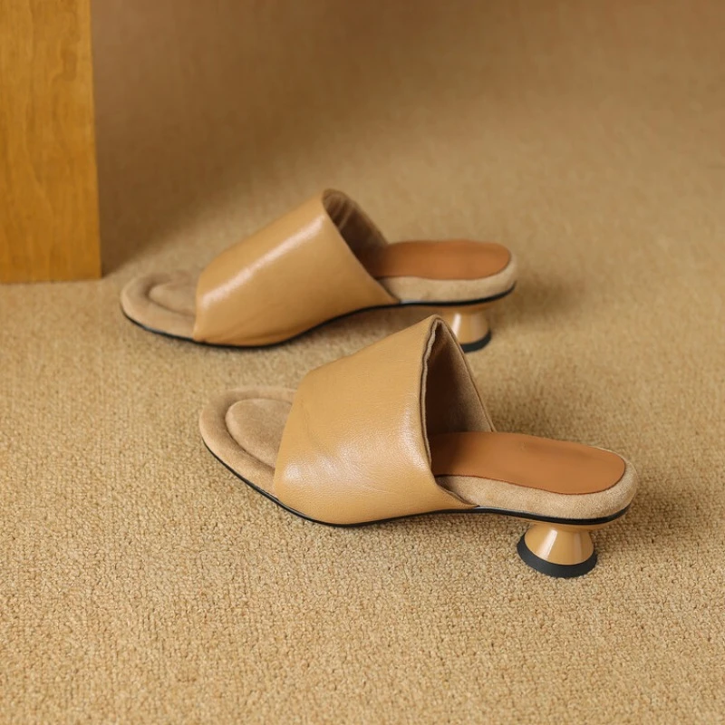 Comfortable soft leather bread shoes, sheepskin slippers, women's summer fashion middle heel sandals