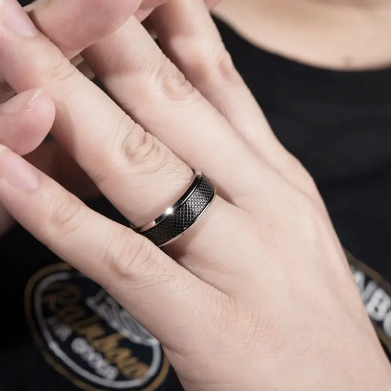 New High Quality Stainless Steel Men Rings Western Titanium Steel Black White Ring For Fashion Jewelry