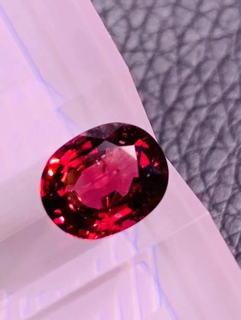 1pcs/lot high-quality natural oval red spinel ring surface bare stone can be inlaid ring pendant earrings stud etc