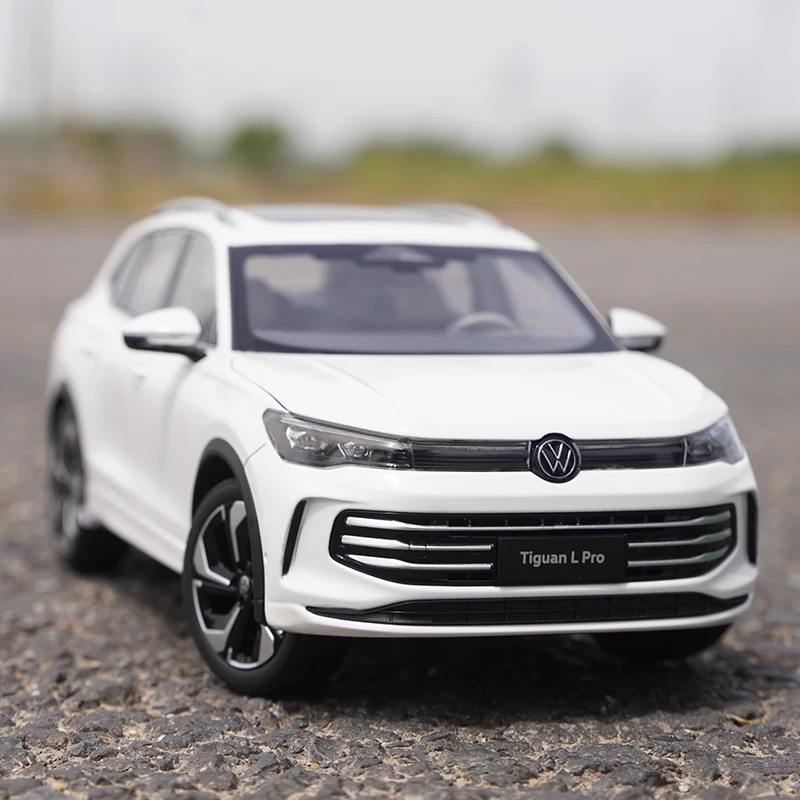 New 1:18 2025 VW Tiguan L PRO SUV Alloy Car Model Diecast Metal