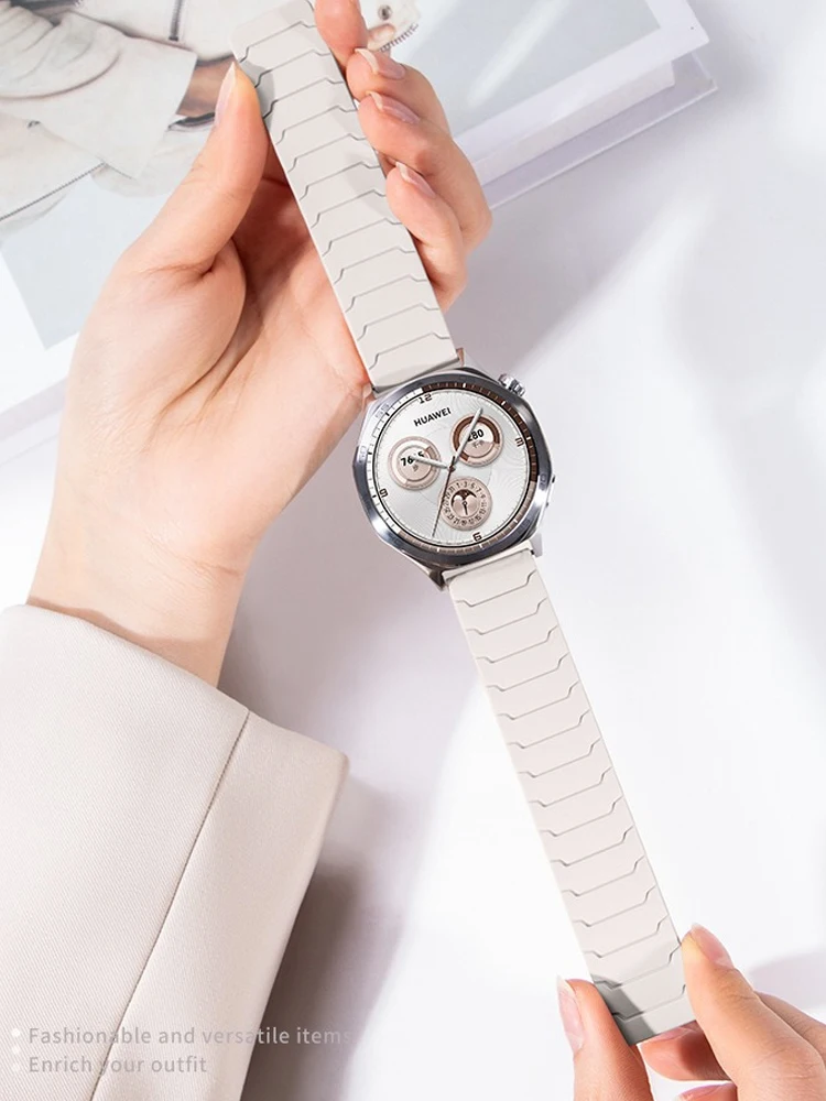 Magnetic Silicone Smartwatch Strap, Adjustable and Durable Bracelet