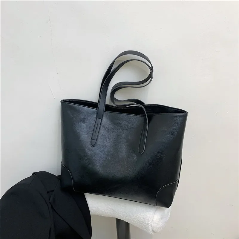 Retro Large Capacity Soft Leather Shoulder Bag Handbag Winter New Versatile Commuting Shoulder Bag Underarm Tote Shoulder Bag