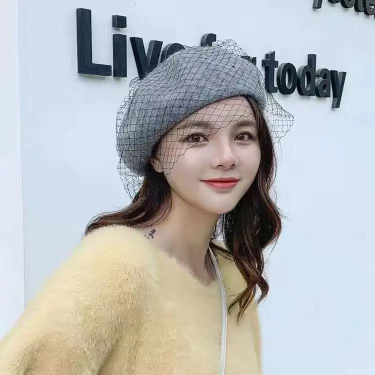 Vintage French Artist Beret with Veil Netting for Ladies  display picture 2