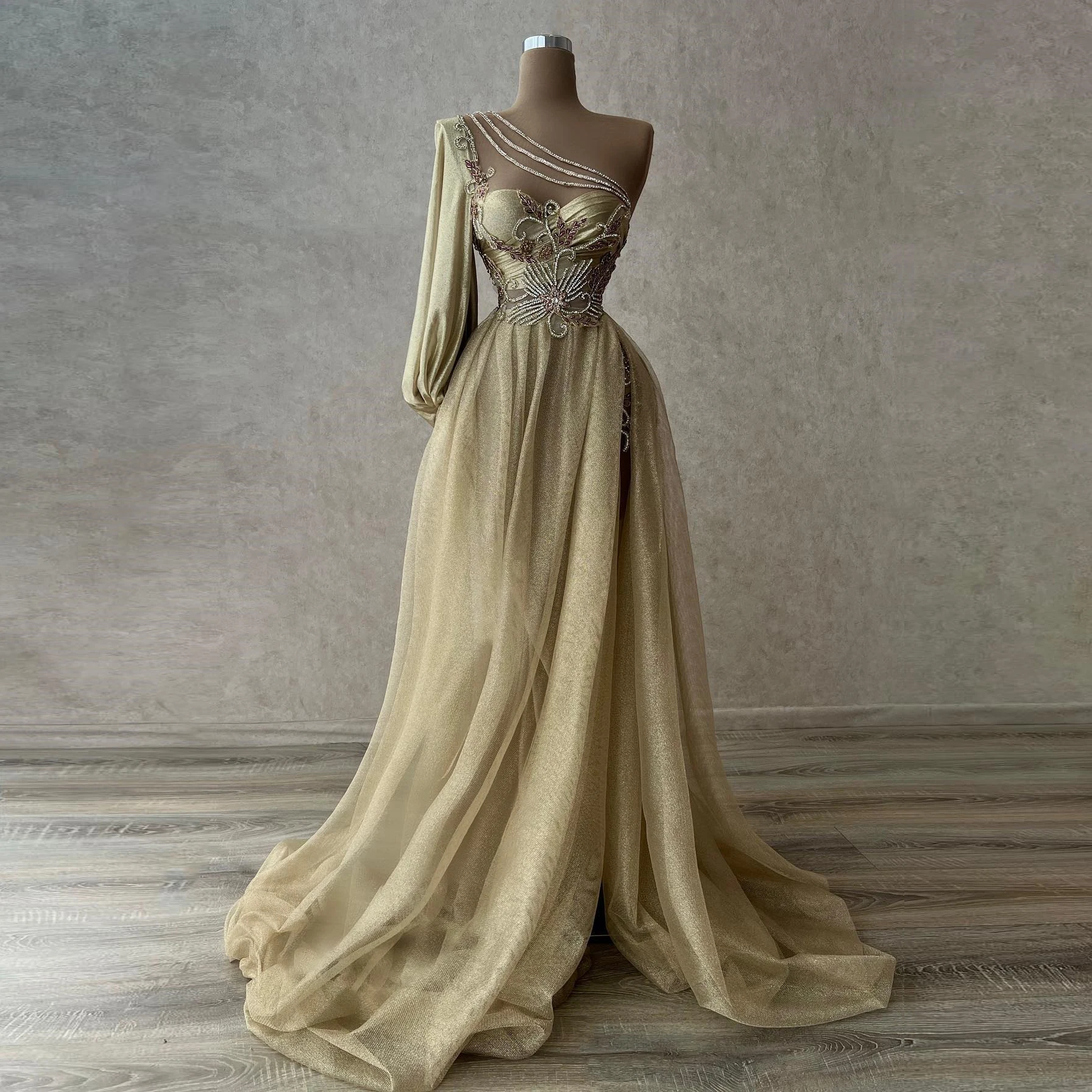 

Элегантные золотые платья на одно плечо для выпускного вечера с бисером, вечерние платья из тюля с высоким разрезом и блестками, новинка 2024 года, вечернее платье