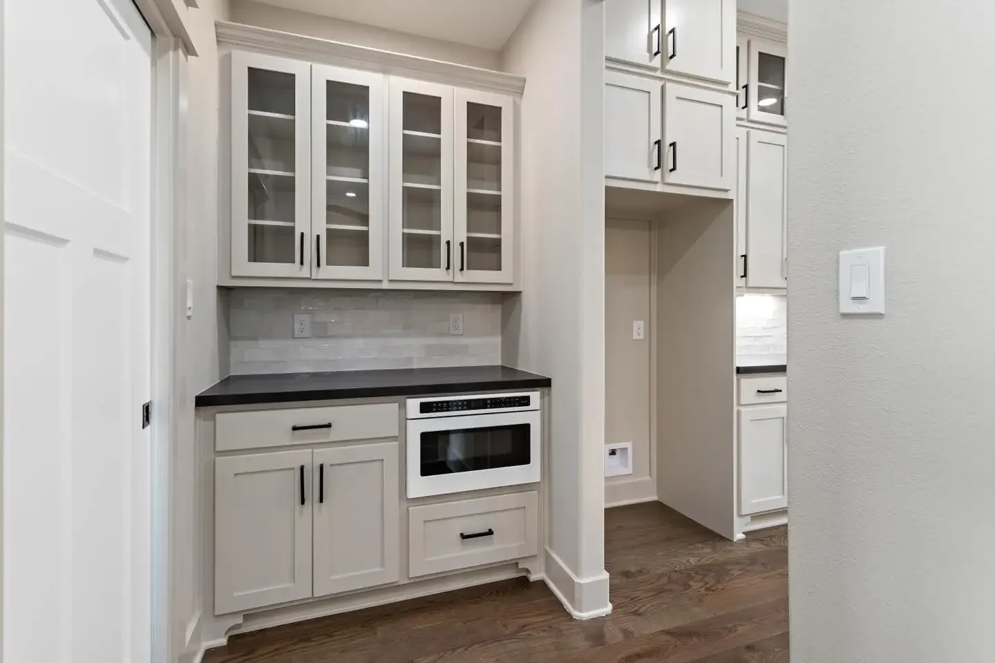 Canada Style Hot Sale Solid Wood Kitchen Furniture Shaker Kitchen Cabinets With Island
