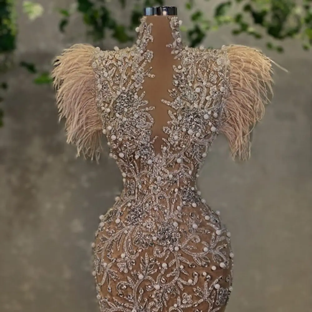 Vestido De noche con plumas De champán para mujer, traje De fiesta De graduación con cuello De pico profundo, con cuentas, corte De sirena, Formal, para eventos