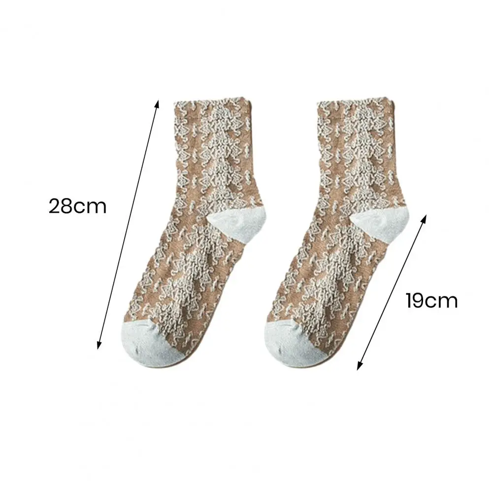 Retro Ethnic Funny Thermal Cheap Slippers Clothes Women Korean Harajuku Style Vintage 3D Flower Embroidery Socks for Girls Items