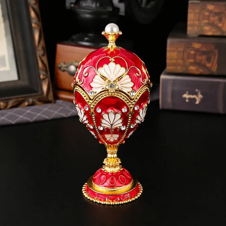 Eine eiförmige Schmuckschatulle, Aufbewahrungsbox für den Schreibtisch mit Diamanten, geeignet als Geschenk zum Valentinstag oder anderen Feiertagen._voghion.com