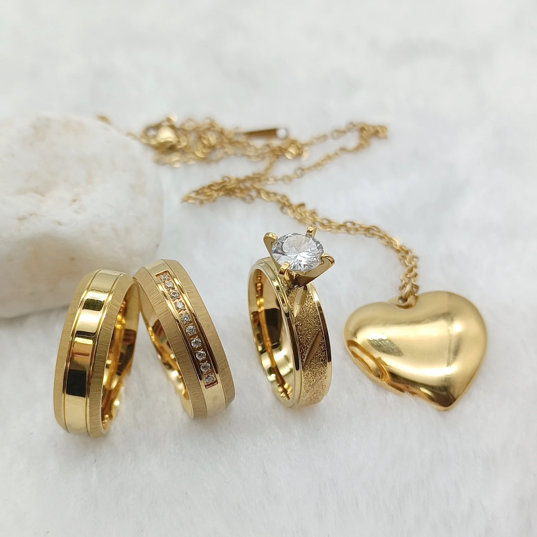 

Handmade Fine Jewelry Rings Women 24k Gold Plated Dubai Wedding Rings Designer Engagement Pendant Bridal Sets Couples