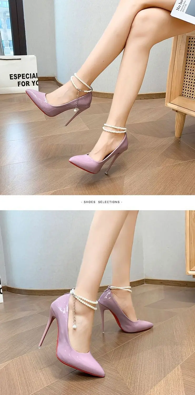 Kiiyilala Pumps Wearing