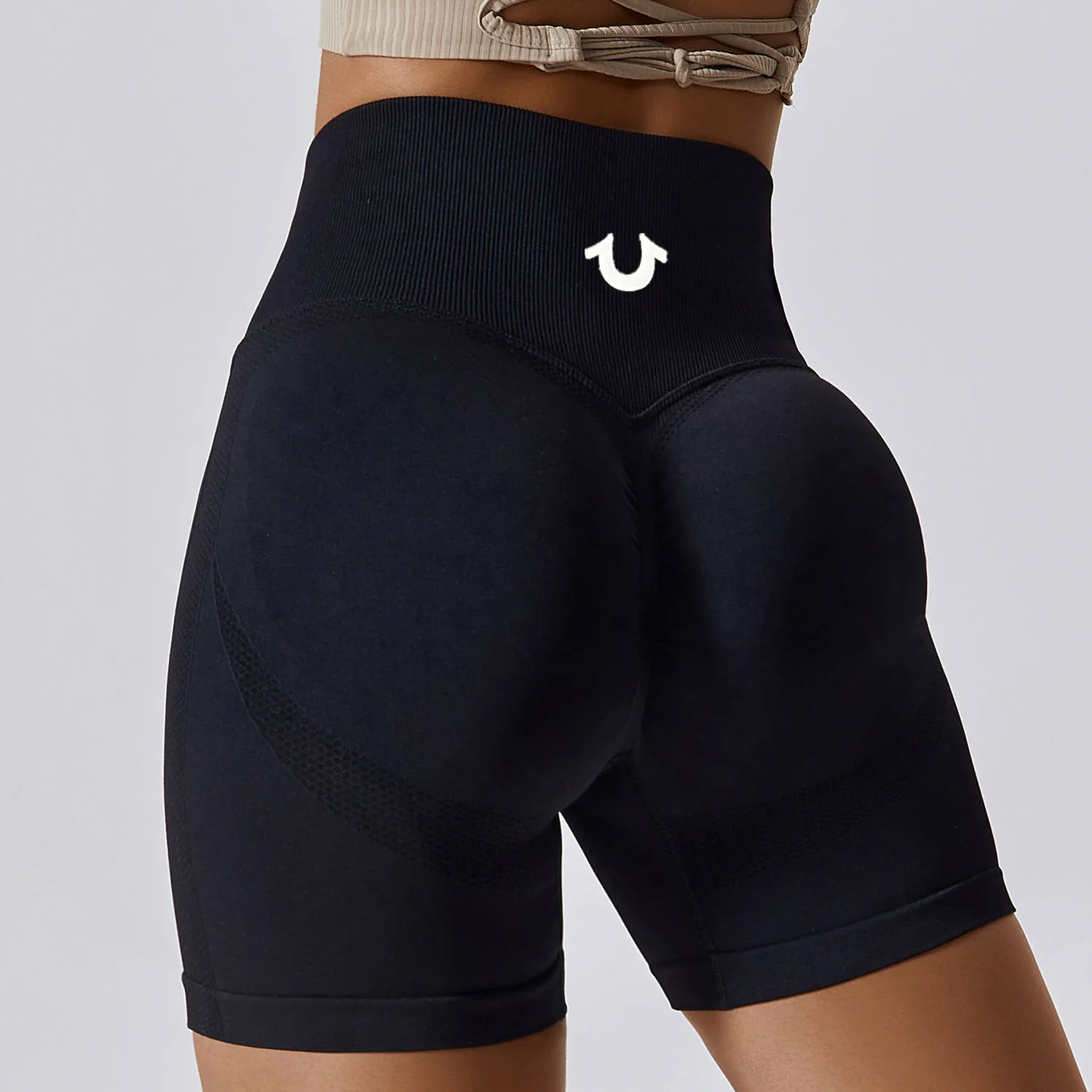 Summer Seamless Yoga Shorts Peach Hip Lift Fitness Three-quarter Pants Tight Running Cycling Sports Shorts for Women