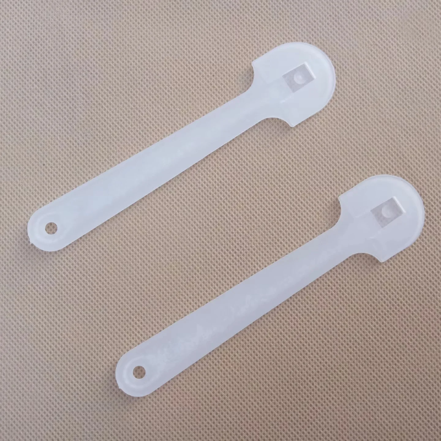 100 stücke dicke Qualität DIY klare Kunststoff Hand Fan Hochzeits feier bevorzugen Zubehör transparente Fans Zubehör