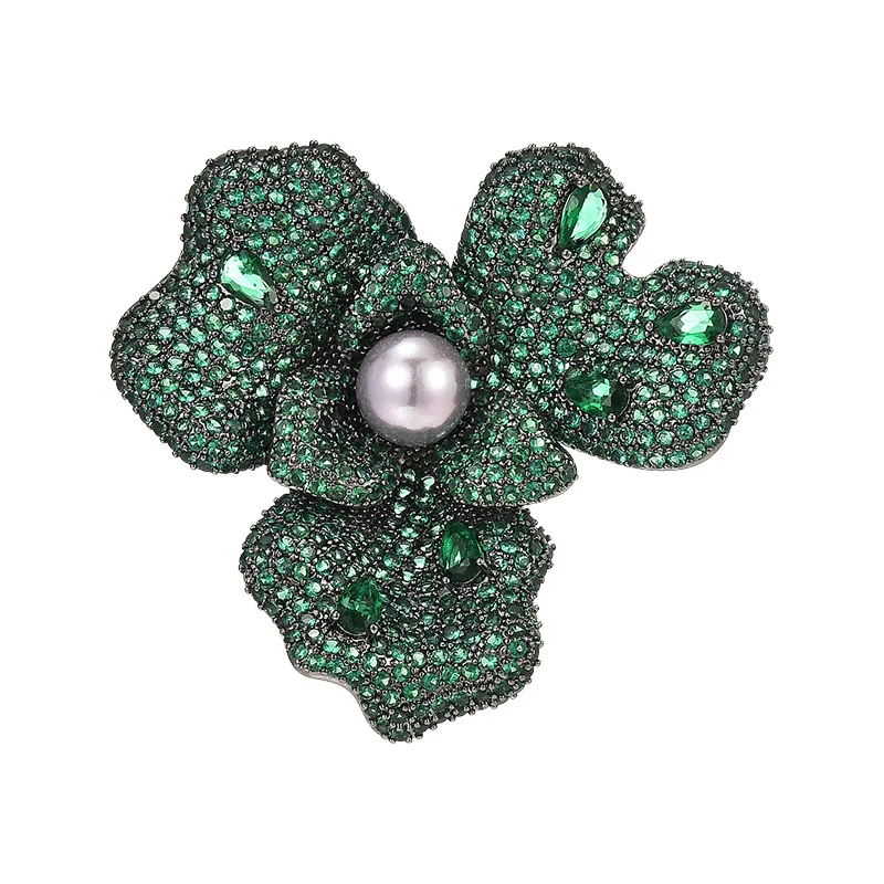 French High-end Retro Exquisite Flower Brooch Luxury Green Cubic Zirconia Classical Design Coat Pin Spring and Autumn Corsage
