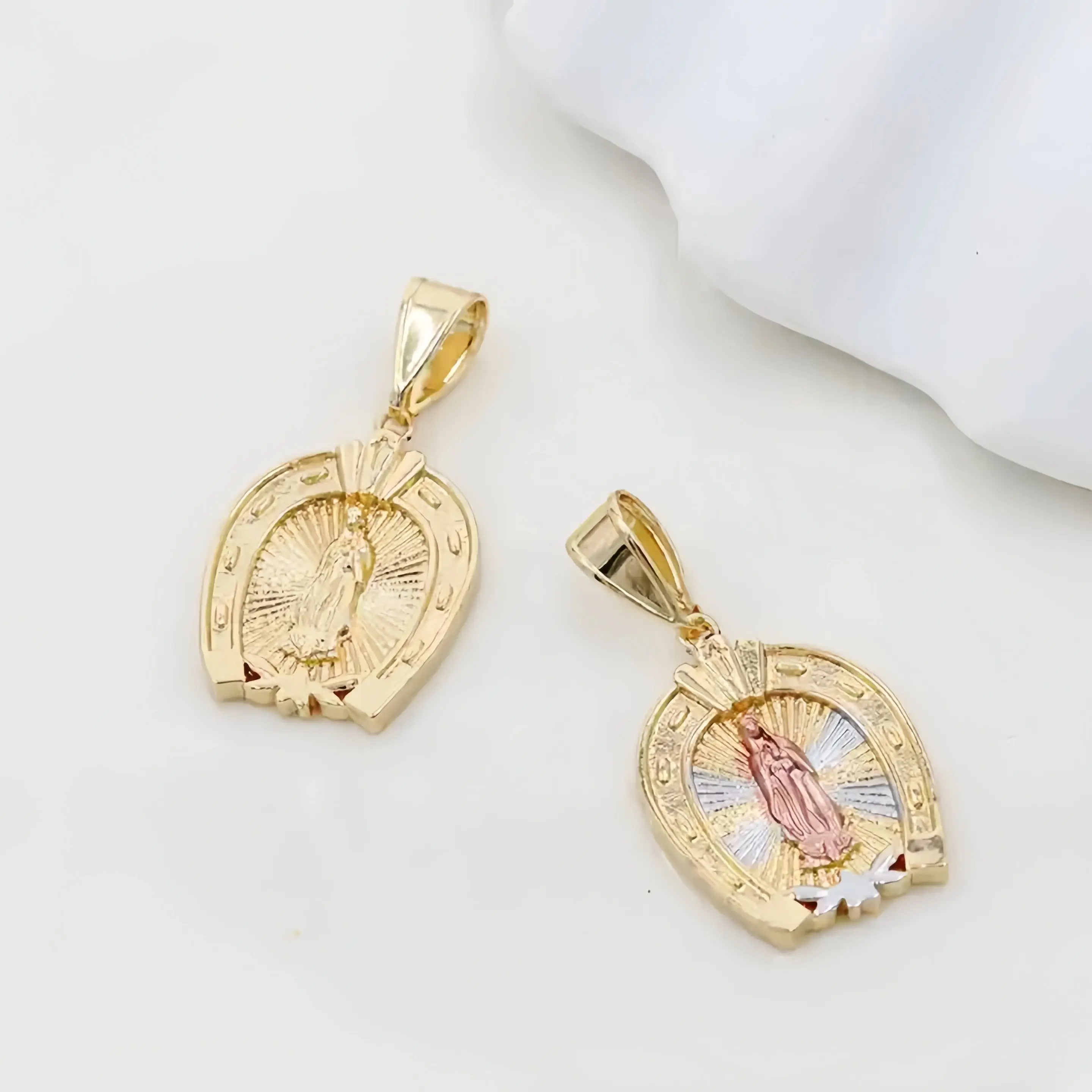  м Ÿ  18k ݵ 3  縯 ,   ູ,  Ʈ  Ƽ