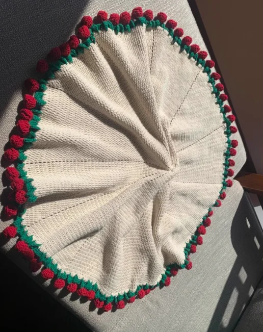 1M Hand Crocheted Round Bouquet Blanket &ndash; 3D Floral Foldable Blanket Gift for Mother