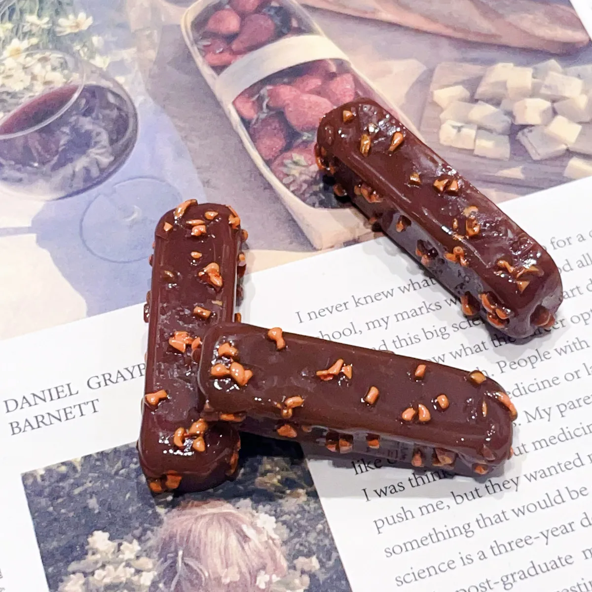 4cm/1.57inch PVC Realistic Fake Chocolate Bar - Single Lifelike Candy Model for Food Display, Photography, Prank & TikTok Videos