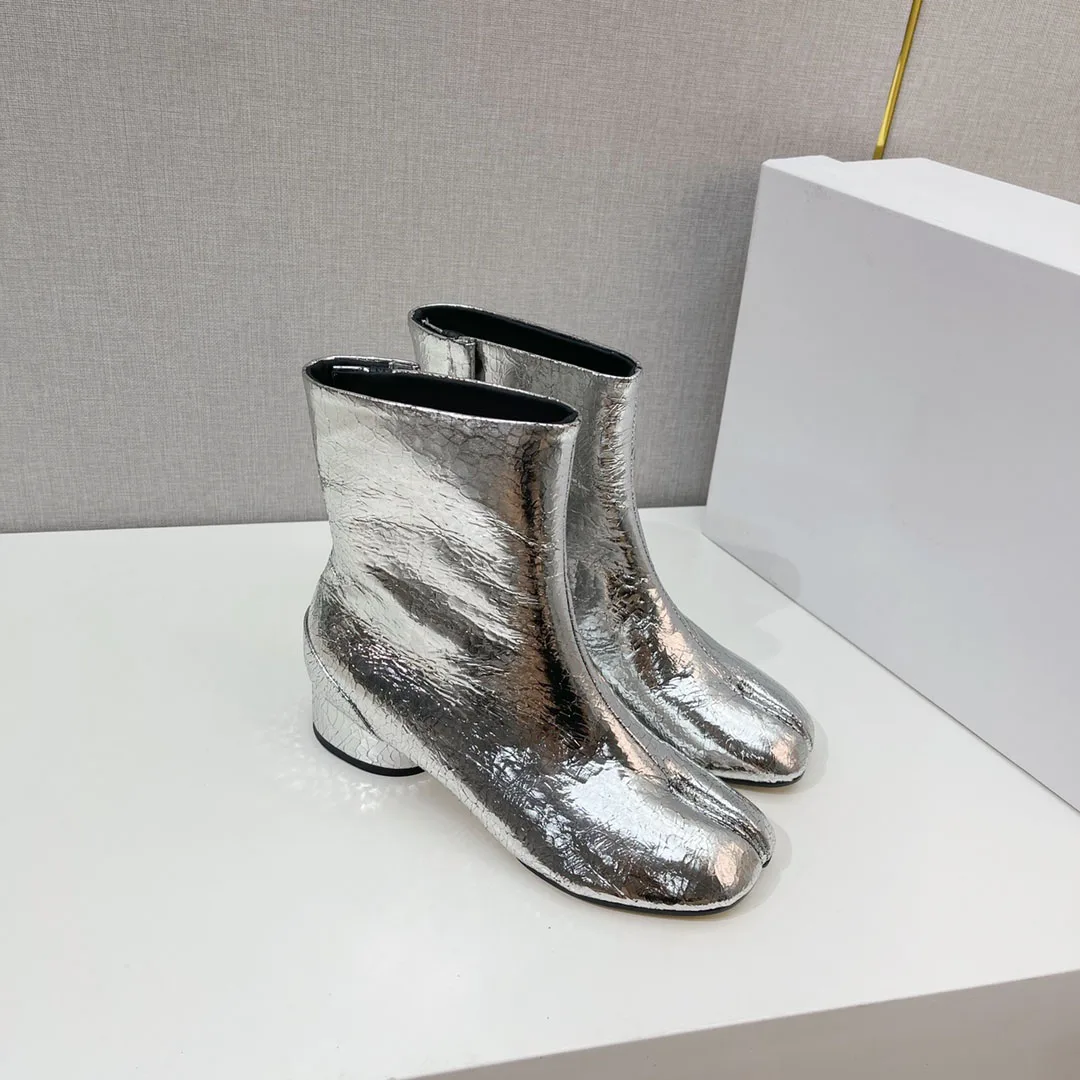 

Women's Shoes Split-toe Tabi Broken Mirror Boots 3.5cm Heel Logo Brand Oeing 8882308272249