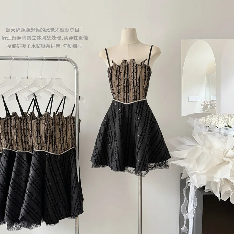 

2024 New Sleeveless Dress Lace Splicing Design High Waist Suspender Dresses Woman Temperament Party Dress