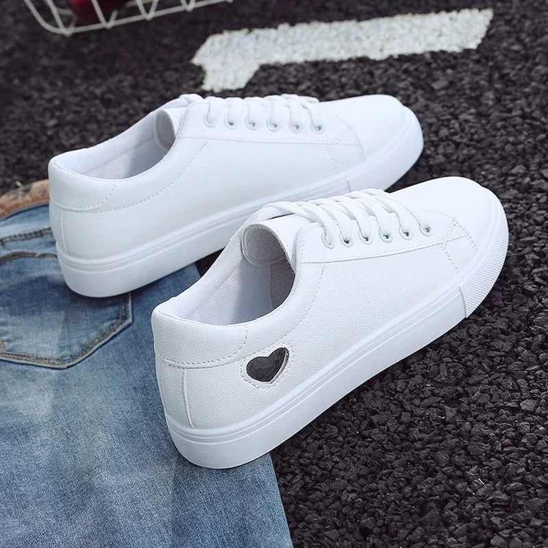 Spring Autumn Red Woman Shoes Fashion New Woman PU Leather Shoes Ladies Breathable Cute Heart Flats Casual Shoes White Sneakers