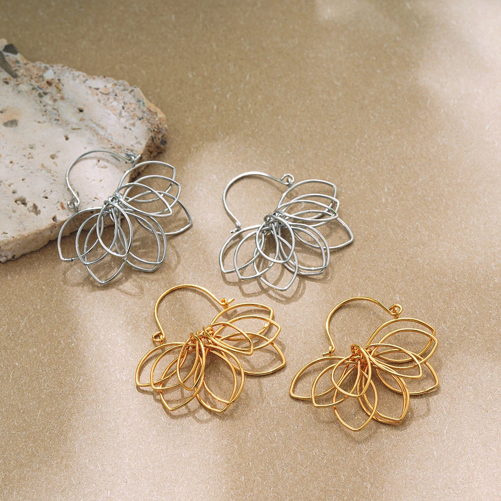 Charm Oversize Metal Flower Shape Hoop Earrings 18K Gold Plated Waterproof PVD Huggie Ear Buckle Vintage Jewelry Gift Wholesale