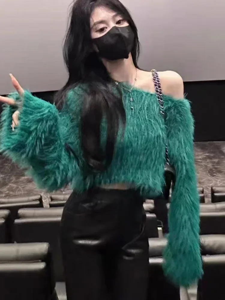 Autumn and Winter New Fashion Women's Long-sleeved Sweater Elegant Plush Short Loose Knitwear Solid Color O Neck Pullovers