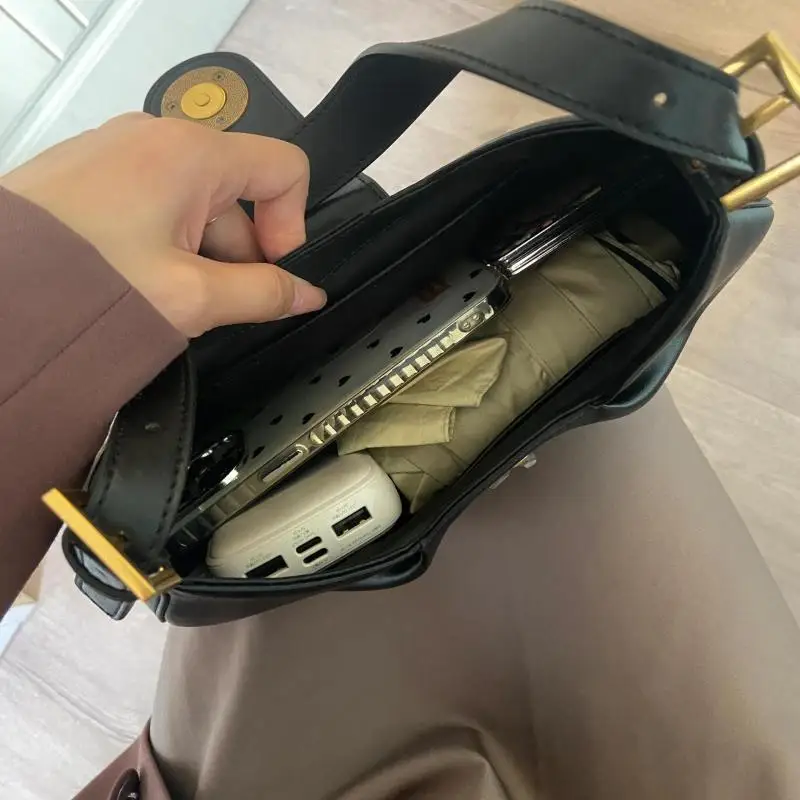 Retro Floral Handbag Women Leather Wrinkled Crescent Underarm Bag Ladies Fashion Minimalist Commute Versatile shoulder Bags 2025