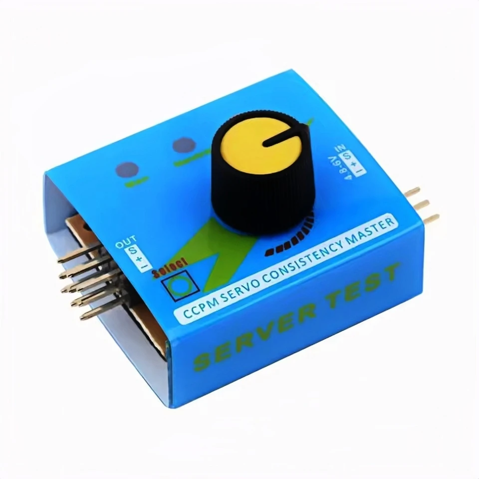 Vue rapprochée du Testeur de Servo Multiple 3CH ECS avec ses trois canaux et connecteurs.