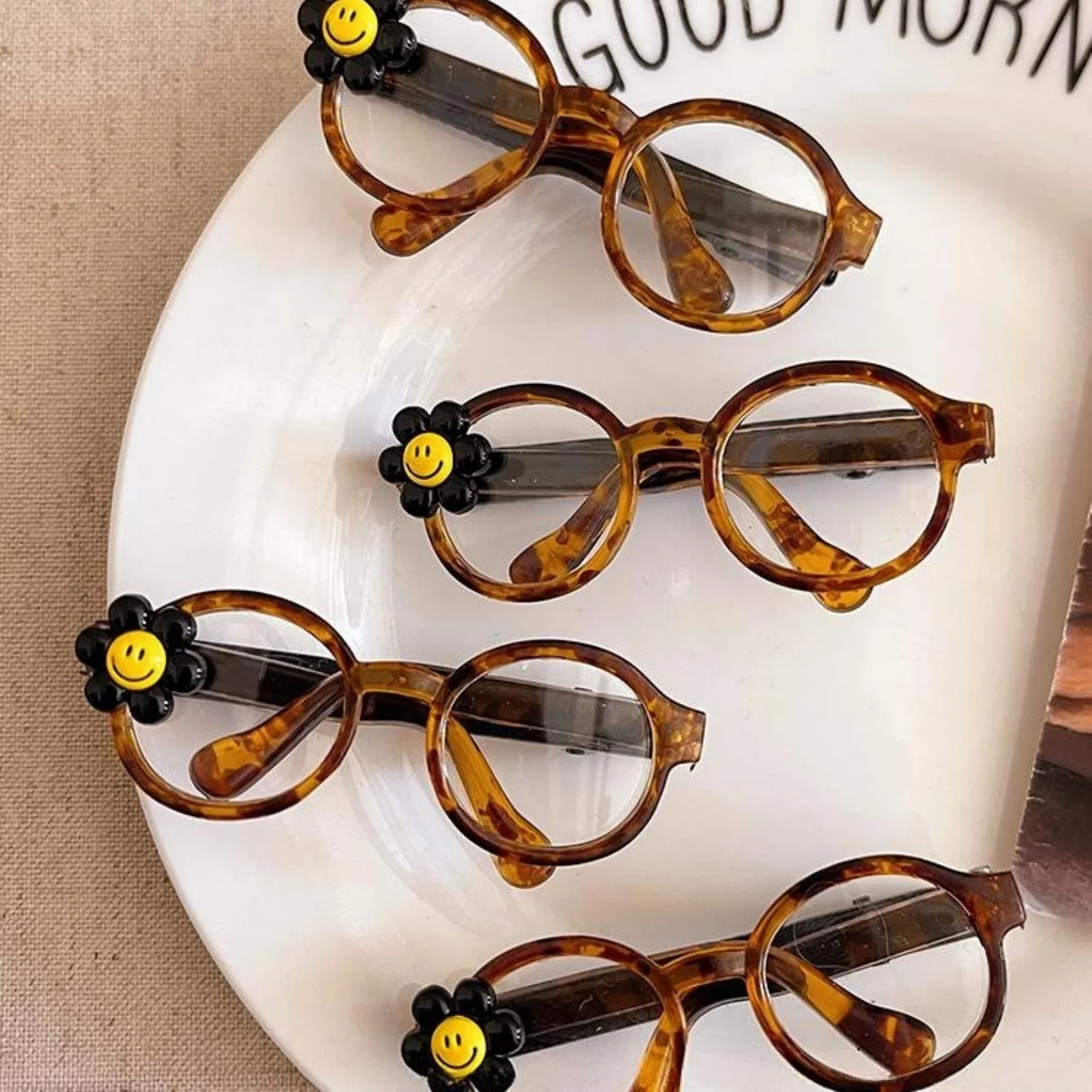 1PC  Cute Mini Glasses Hair Clips with Smile Face, Trendy Hair Accessories for Women, Unique Hair Decor