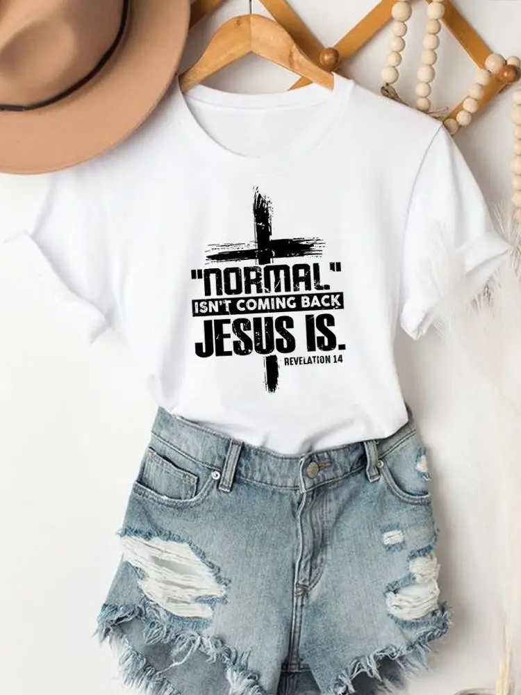 

Женская футболка с коротким рукавом, круглым вырезом и принтом