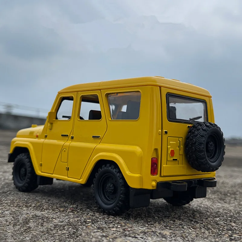 絶対希少 1/18 UAZワズ（UAZ）「ハンター」 合金製 パトロールカー 絶対希少 1/18 UAZワズ（UAZ）「ハンター」 合金製 パトロール