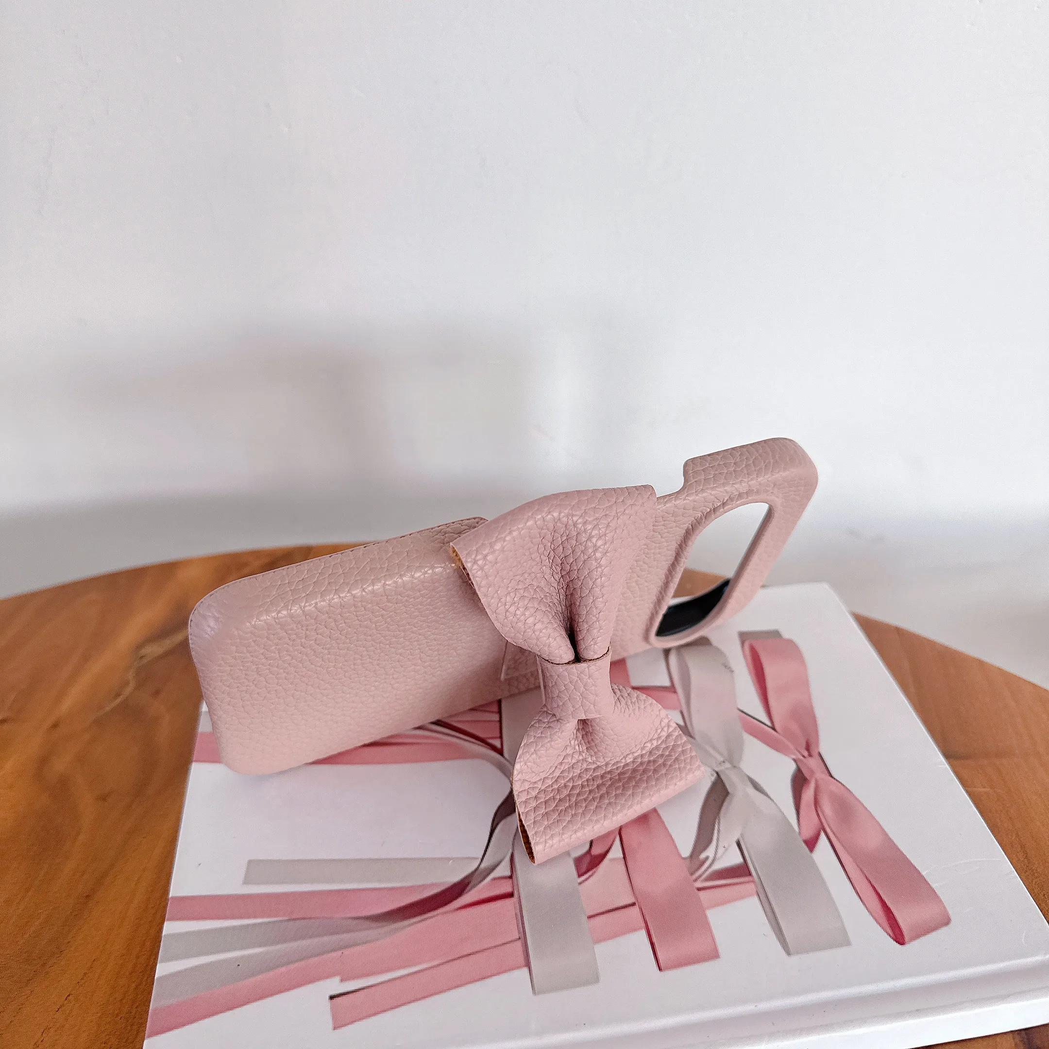 Elegant Fashion Leather Bow Stand Case Cover