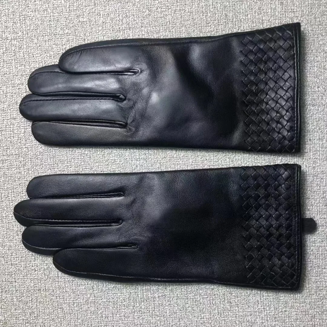 Fashion winter black touch screen gloves sheepskin women's brand leather gloves Keep warm mittens