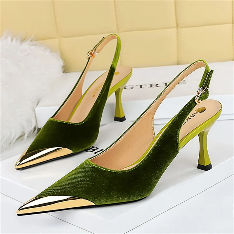 

Women 7cm High Heels Velvet Pumps Lady Wedding Party Slingback Strap Metal Toe Kitten Low Heels Nightclub Green Wine Red Shoes