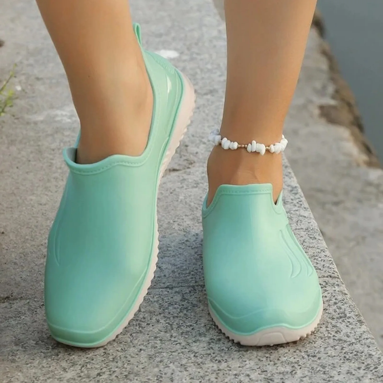 Women Rain Shoes Outdoor Waterproof Walking Ankle Rain Boots Frosted Ladies Rubber Outdoor Rain Short Working Boots Rainboots