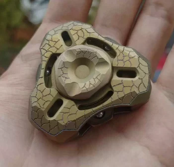 

Second-hand product KTS mortise and tenon three leaf titanium material fingertip gyroscope